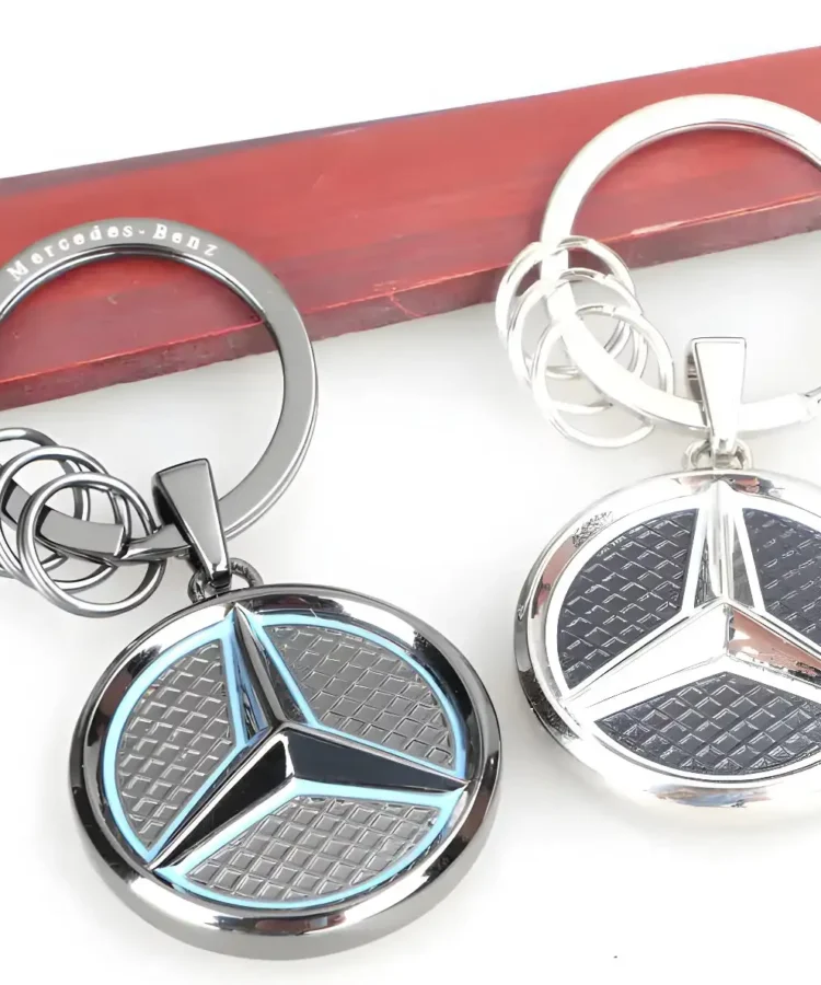 Llavero Mercedes de metal precioso